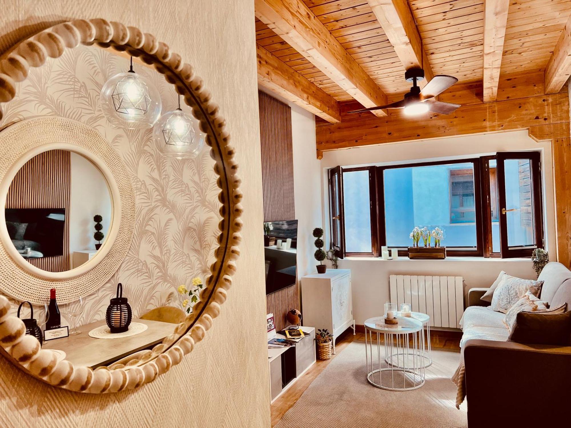 El Capricho De Claudia_ Apartamentos Burgos Catedral Екстериор снимка
