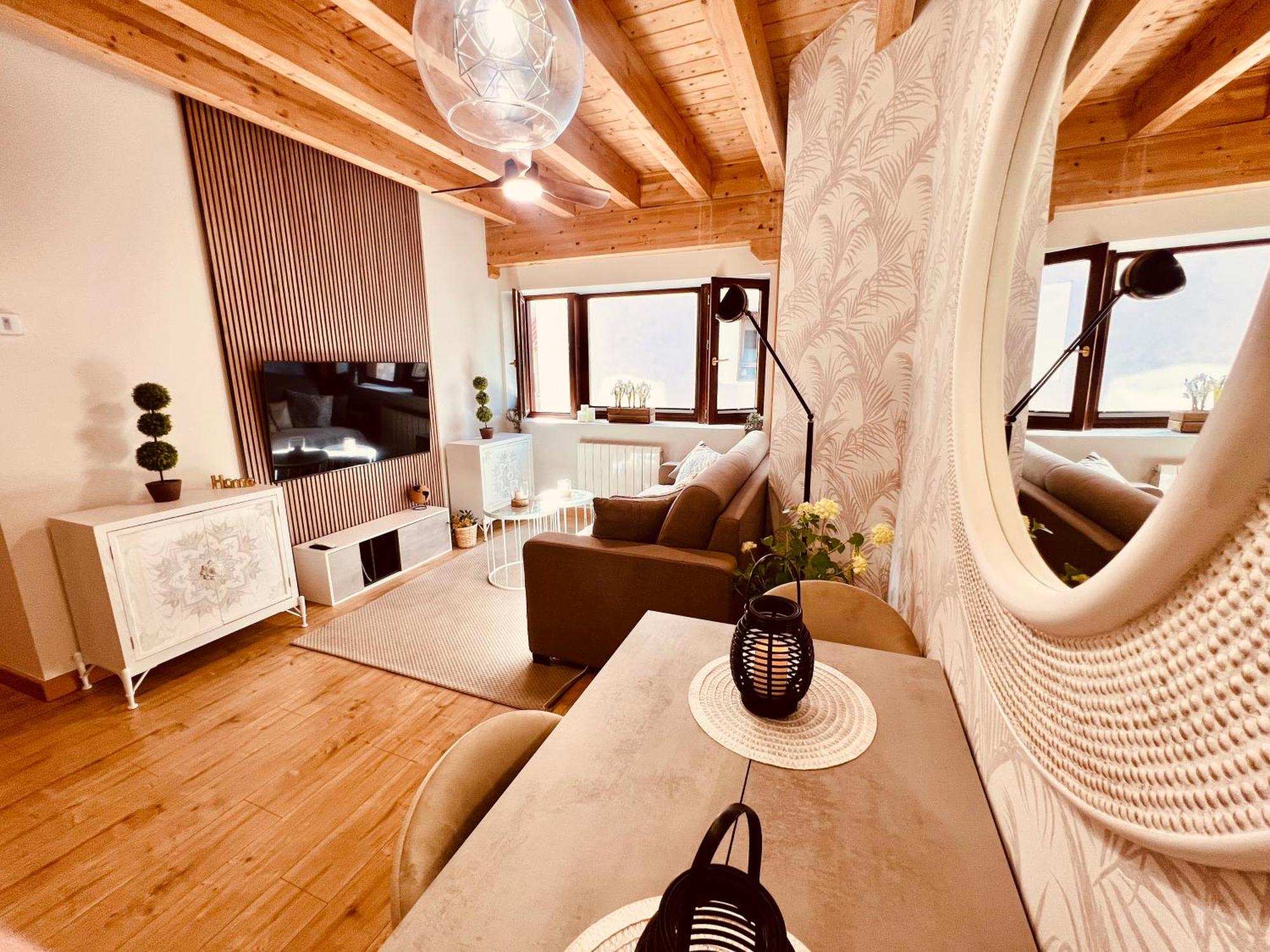 El Capricho De Claudia_ Apartamentos Burgos Catedral Екстериор снимка