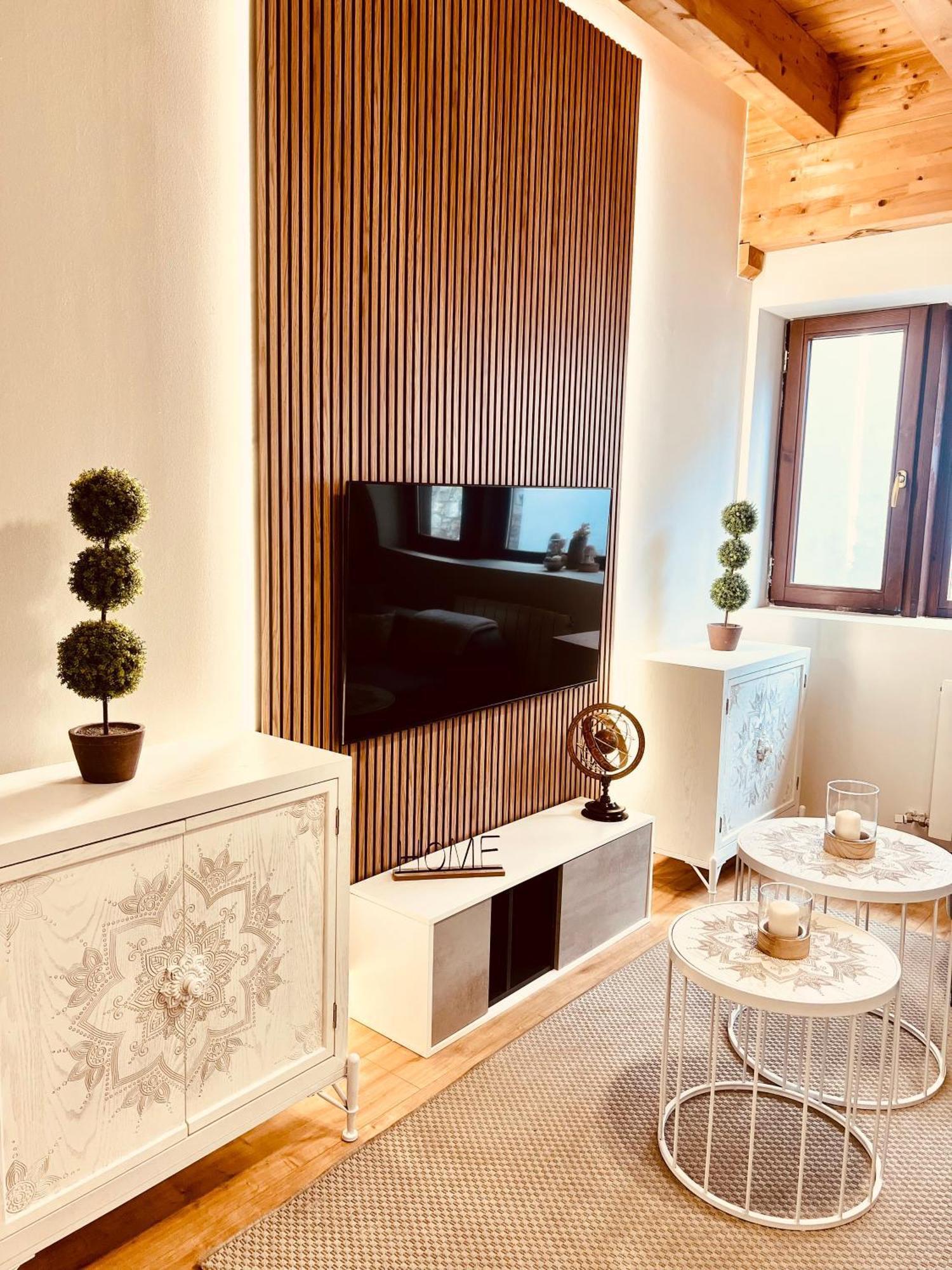 El Capricho De Claudia_ Apartamentos Burgos Catedral Екстериор снимка